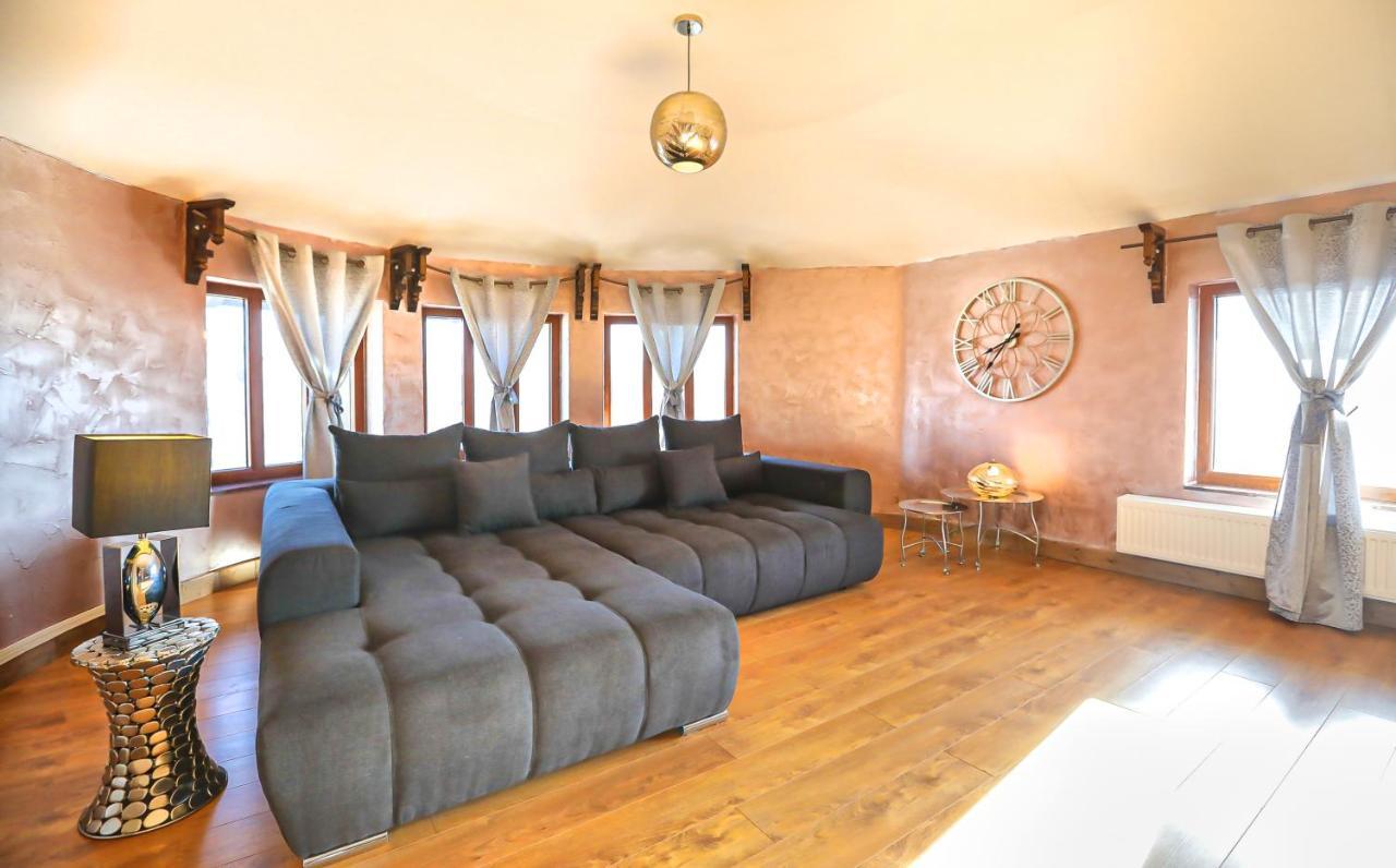 בראשוב Transilvania Mansion מראה חיצוני תמונה
