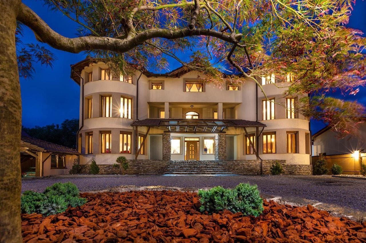 בראשוב Transilvania Mansion מראה חיצוני תמונה