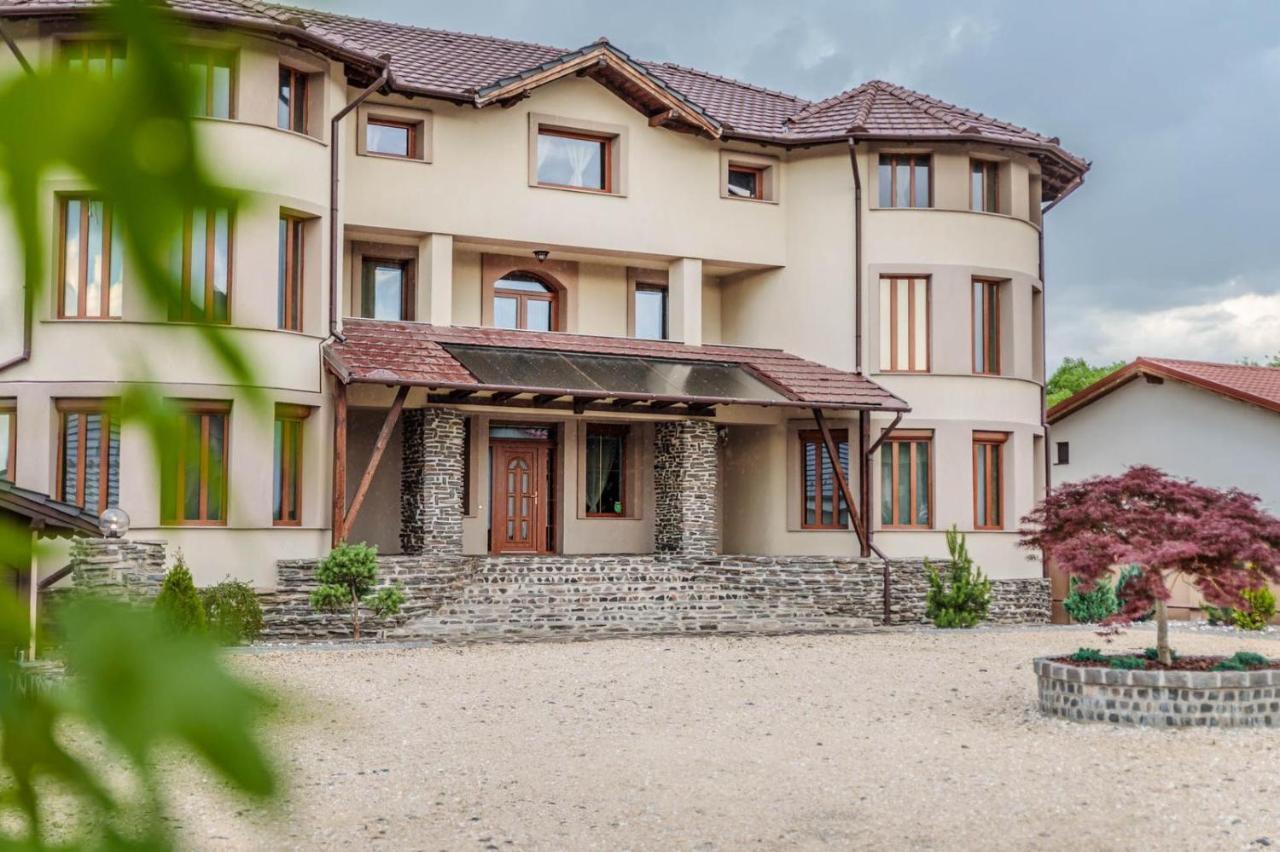 בראשוב Transilvania Mansion מראה חיצוני תמונה